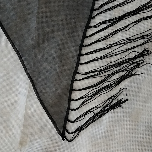 Shawl, Scarf - Picture 4 of 7